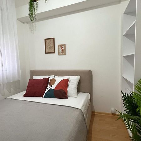 Charming 2 Bedroom Apartment Скопье Экстерьер фото