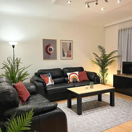 Charming 2 Bedroom Apartment Скопье Экстерьер фото